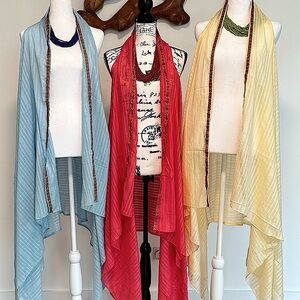 A simple sleeveless light weight cotton jacket